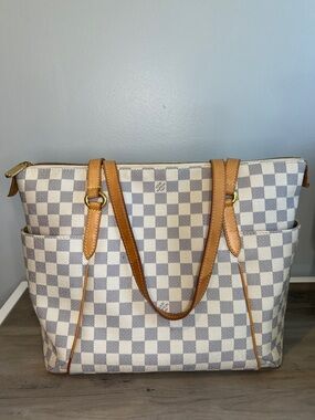 Louis Vuitton Damier Azur Totally MM Tote Bag